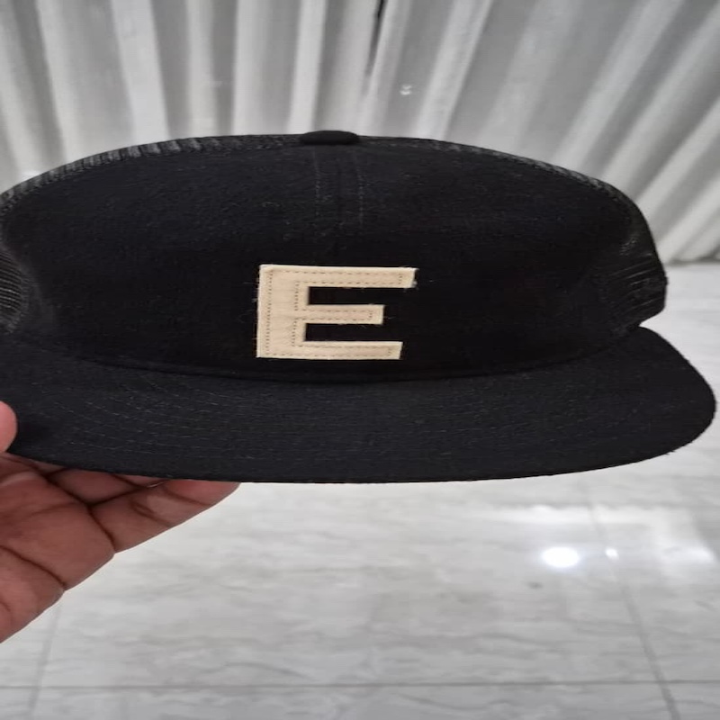 Topi New Era E Logo Essential Cap Hitam Unisex